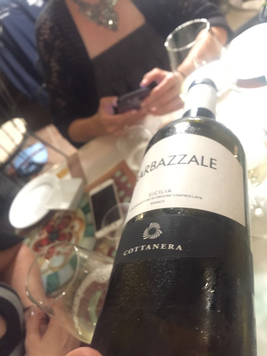 #PressTour #SiciliaDoc #usa🇺🇸 : the last stop yesterday night in #Taormina with the wines of Cottanera winery!