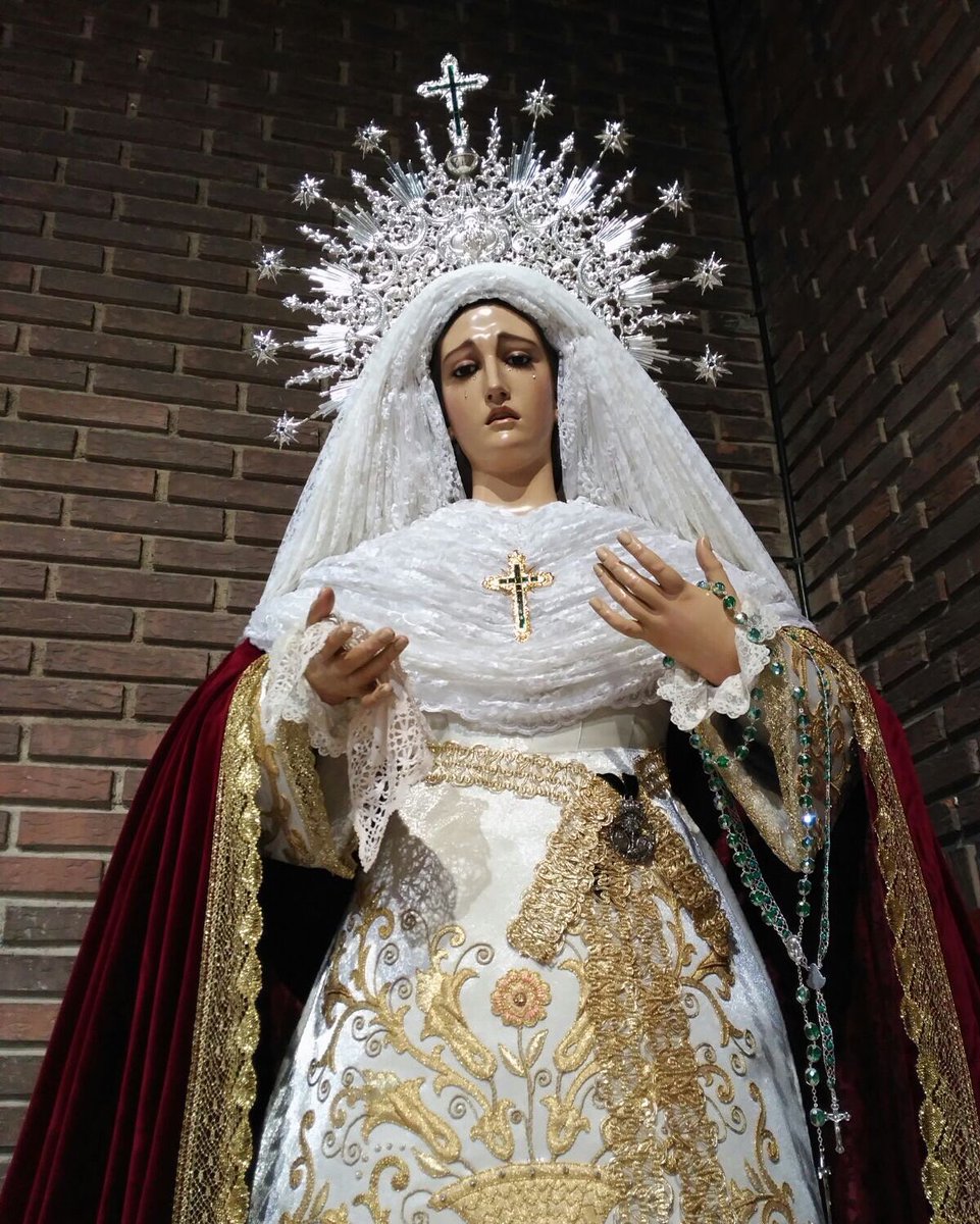 hdadesperanzacr's tweet photo. Cambio de la Virgen para Septiembre. Agradecimiento a la @CautivoSaludCR por prestar a nuestra Hermandad el manto. https://t.co/jDPMbY7thp