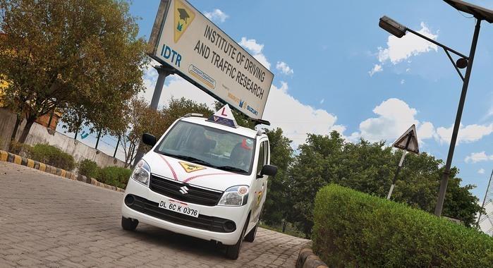 autocarindiamag's tweet image. #Maruti partners with #Uber to train 30,000 drivers. Full story: autocarindia.com/auto-news/maru…