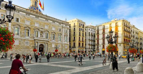 Looking for the ideal combination between #CityTrip and beach holidays? Barcelona is the place to be! #GeniusTip