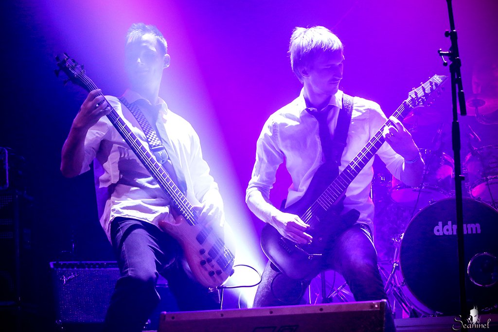 TezauraOfficial's tweet photo. Our boyz in #sonocentrum! #metal #boys #guitarists #sono #spotlights https://t.co/9eJum9PwI6