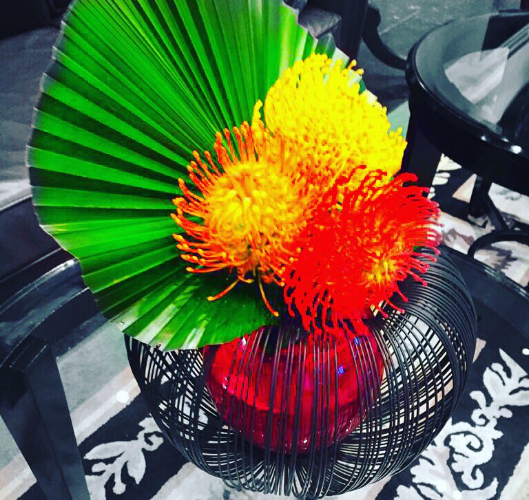 SofitelLondonSJ's tweet photo. For the start of @londonfashionwk #SofitelLondon presents itself in its best colours #LondonLife #FashionTime https://t.co/8eBBVRFZDf