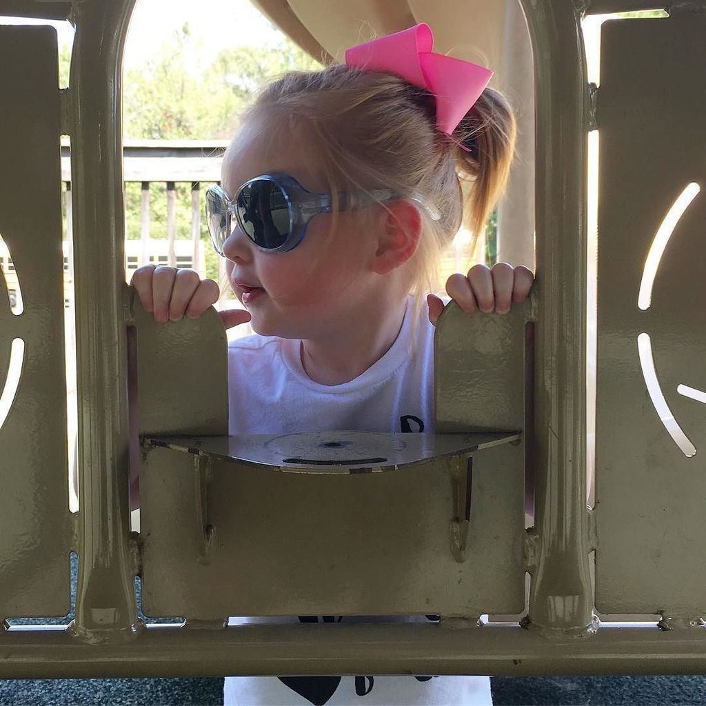 AbagailHamilton's tweet photo. Playground vibes. #brabbykids #becauseitsstillsohot #junefrances https://t.co/sePh59fbXK