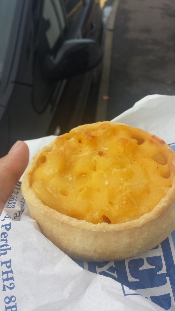 RunTomRun2016's tweet image. Macaroni pies are the food of champions.