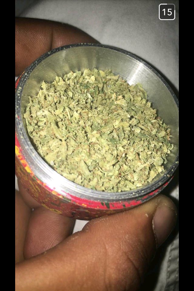 HazeBlower's tweet photo. Kushhhh bro👌🍁💨#weed420 #Weed #cannabis #marijuana #herbs #Amsterdam https://t.co/Q9YWzNhGrW