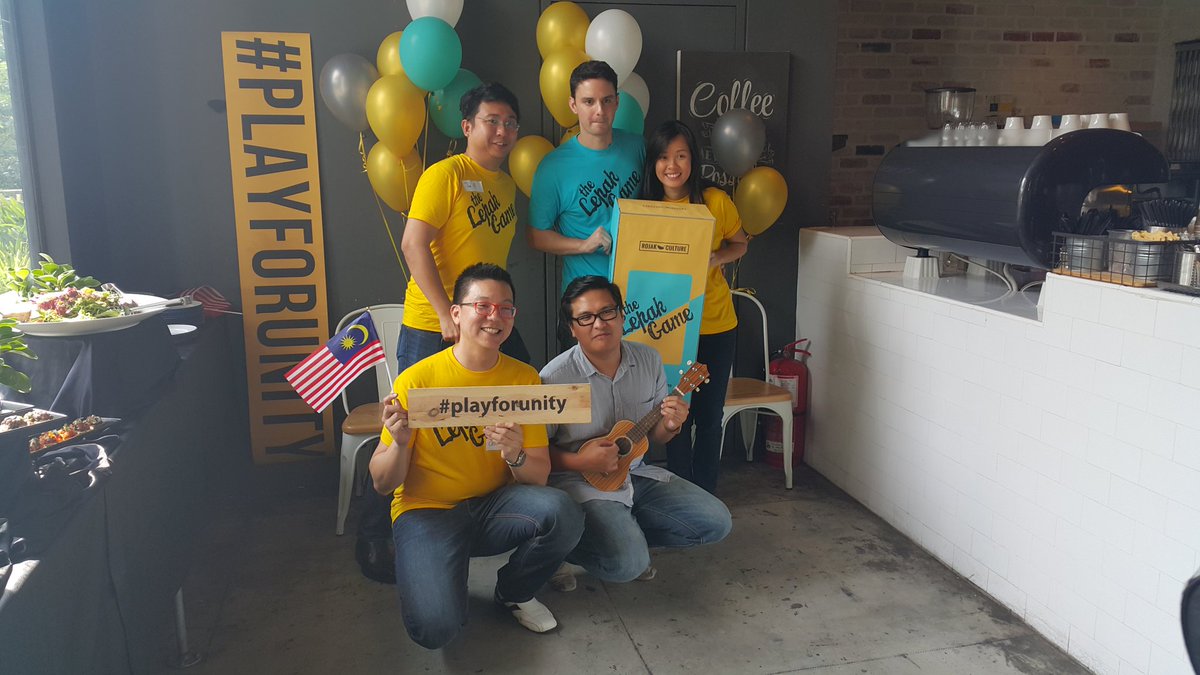Husk1e's tweet photo. Got to meet these wonderful people at the launch of The Lepak Game. #rojakculture #allaboardcgc #playforunity https://t.co/IGHEvxKLvQ