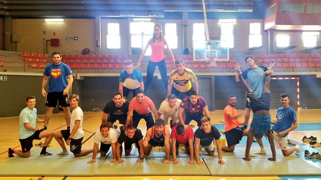 sebastiani64's tweet photo. GRAN GRUP DE 1r @BlanquernaCAFE DISPOSATS A SUPERAR-SE CADA DIA I A TREBALLAR EN EQUIP!
#començaelcurs #ensretarem https://t.co/AU2T2Jrj8X