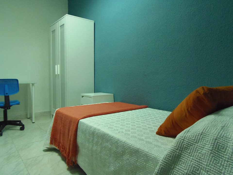 RoomGranada's tweet photo. Pretty #room available from October 2016, in c/ Camino de Ronda! #No204
If you like it: info@room-granada.com https://t.co/57f8hjH3yF