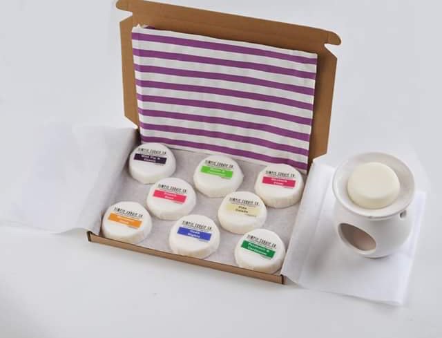 #FreebieFriday RT &amp; follow <a href="/SimpleCandleCo/">Simple Candle Co</a> for a chance to win a #MeltsMonthly box. Closes TONIGHT.