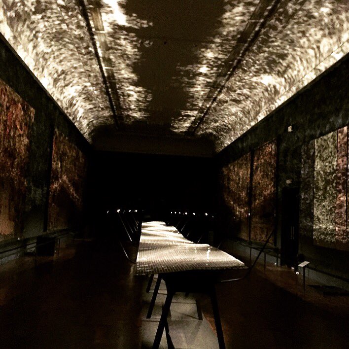 .<a href="/layer_design/">Layer</a> created FOIL a 20m revolving ribbon of 50k metallic panels which emulate <a href="/Braun/">Braun</a> shaver foil #LDF16