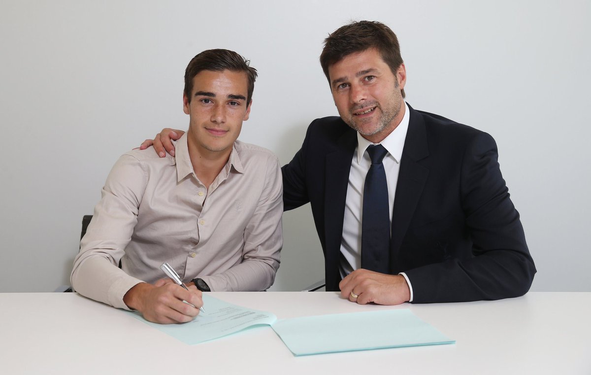 Spurs_THA's tweet photo. ✍🏼 ดาวรุ่ง @HarryWinks เซ็นสัญญาฉบับใหม่กับสโมสรไปจนถึงปี 2021 #COYS https://t.co/UR6QYnWhBy