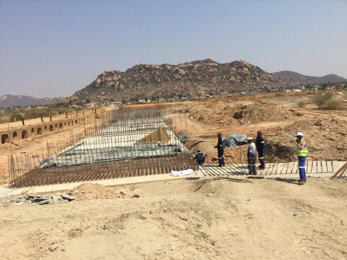 RoadsAgency's tweet photo. #RAL@WORK:- Progress update-Bridge construction works on the road from Makgodu to #Moletji Moshate, @PlkMunicipality https://t.co/b1mGJjIPDk