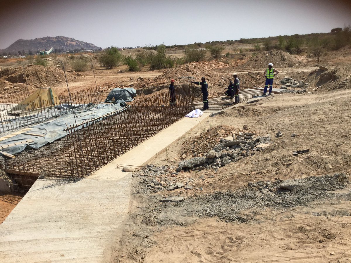 RoadsAgency's tweet photo. #RAL@WORK:- Progress update-Bridge construction works on the road from Makgodu to #Moletji Moshate, @PlkMunicipality https://t.co/b1mGJjIPDk
