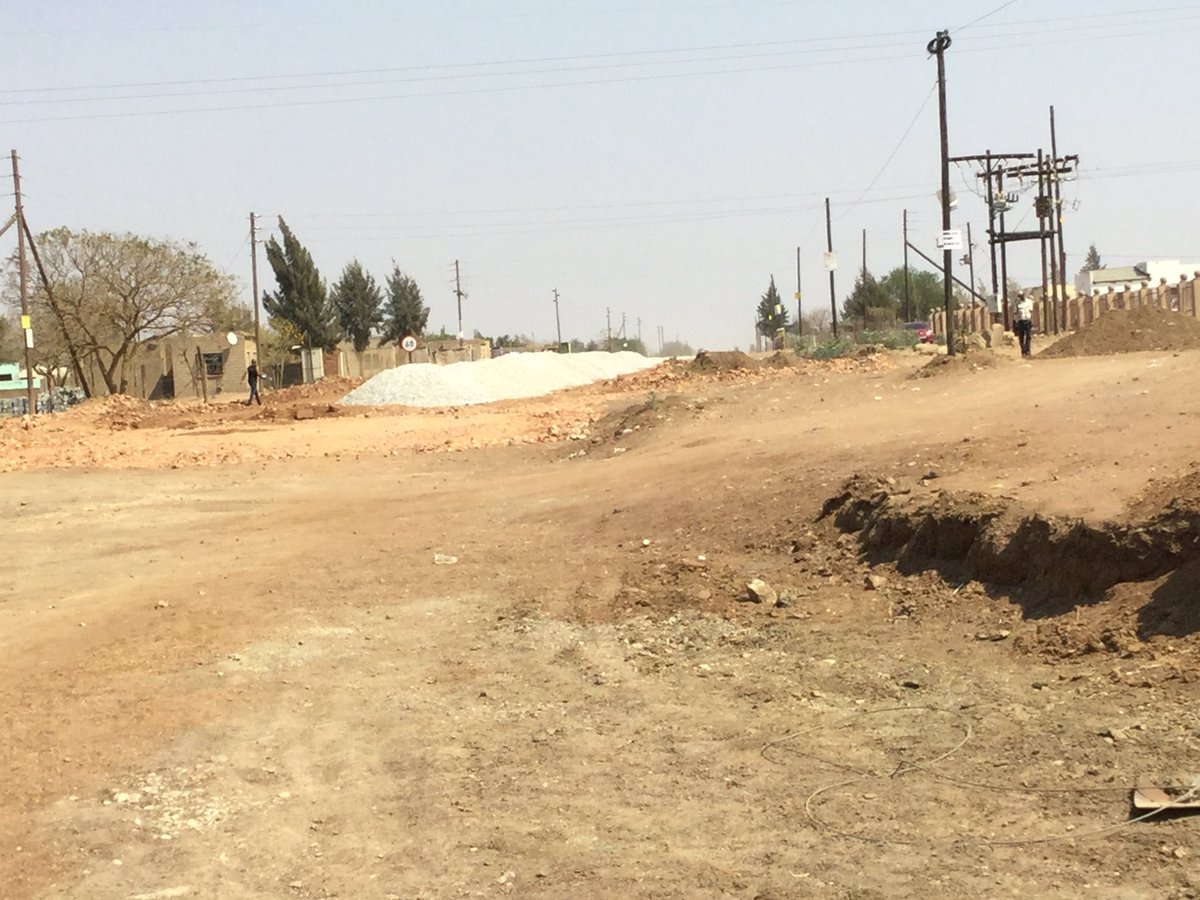 RoadsAgency's tweet photo. #RAL@WORK:- Progress update-Bridge construction works on the road from Makgodu to #Moletji Moshate, @PlkMunicipality https://t.co/b1mGJjIPDk