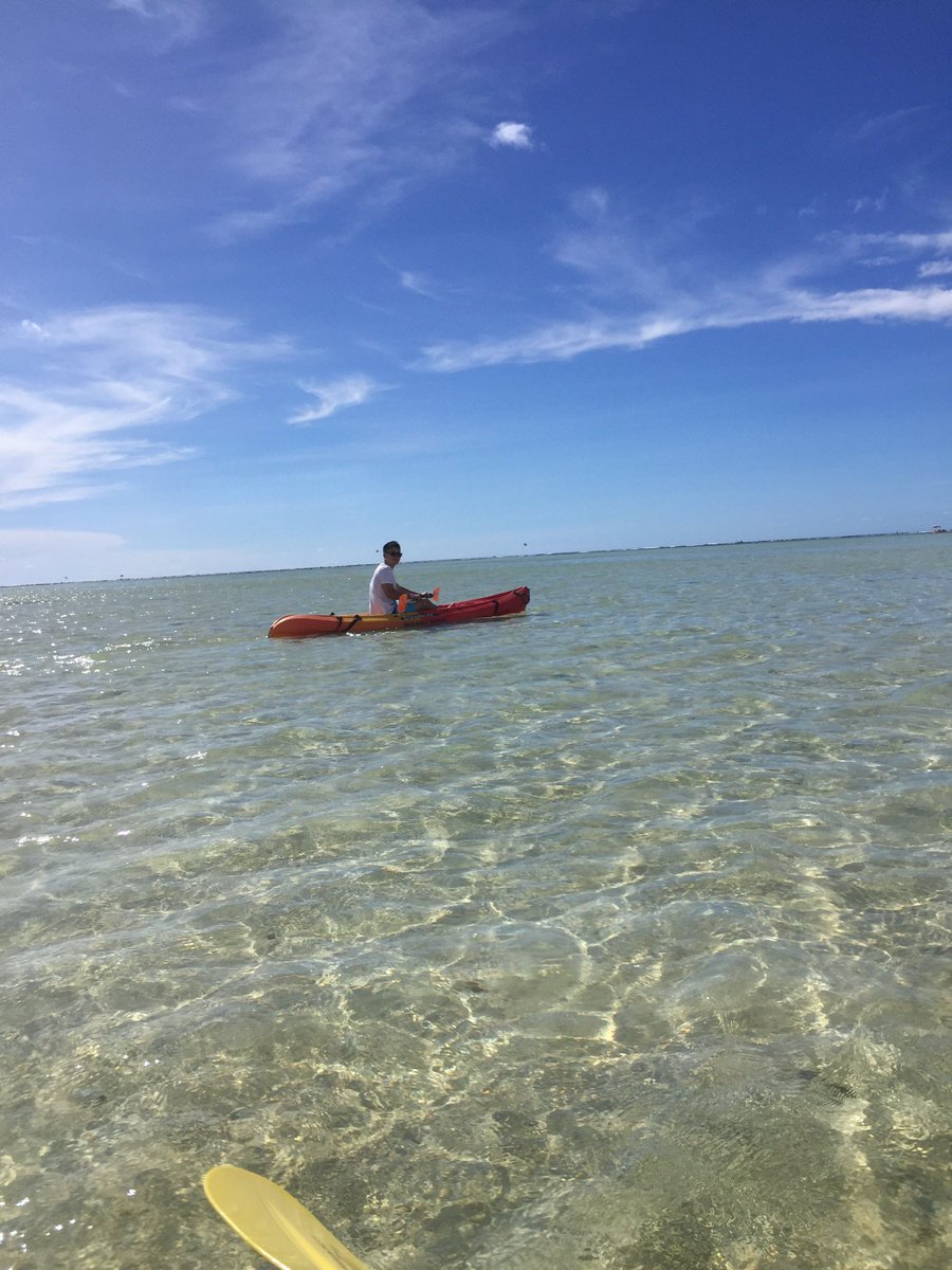 0605_rk's tweet photo. canoe https://t.co/HDzhN6vm5z