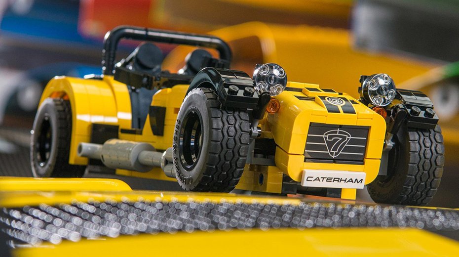 TopGear_DE's tweet photo. Der @caterhamcars 620R aus #Lego ist endlich da! Was er kostet und wann er kommt .. https://t.co/EkNX3yN5zQ https://t.co/GSu5zKt0Bl