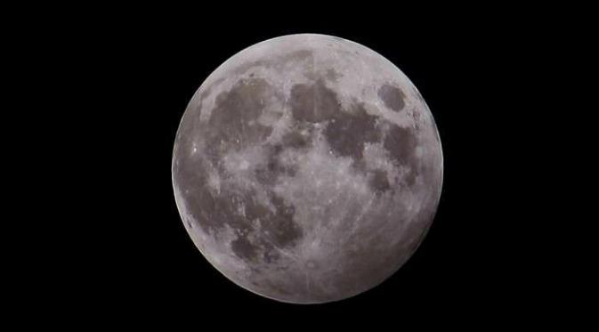 liputan6dotcom's tweet photo. Fenomena Gerhana unik #penumbral akan menghiasi langit malam ini. 
https://t.co/SpN9Dxd69P https://t.co/s9oAYIaex1