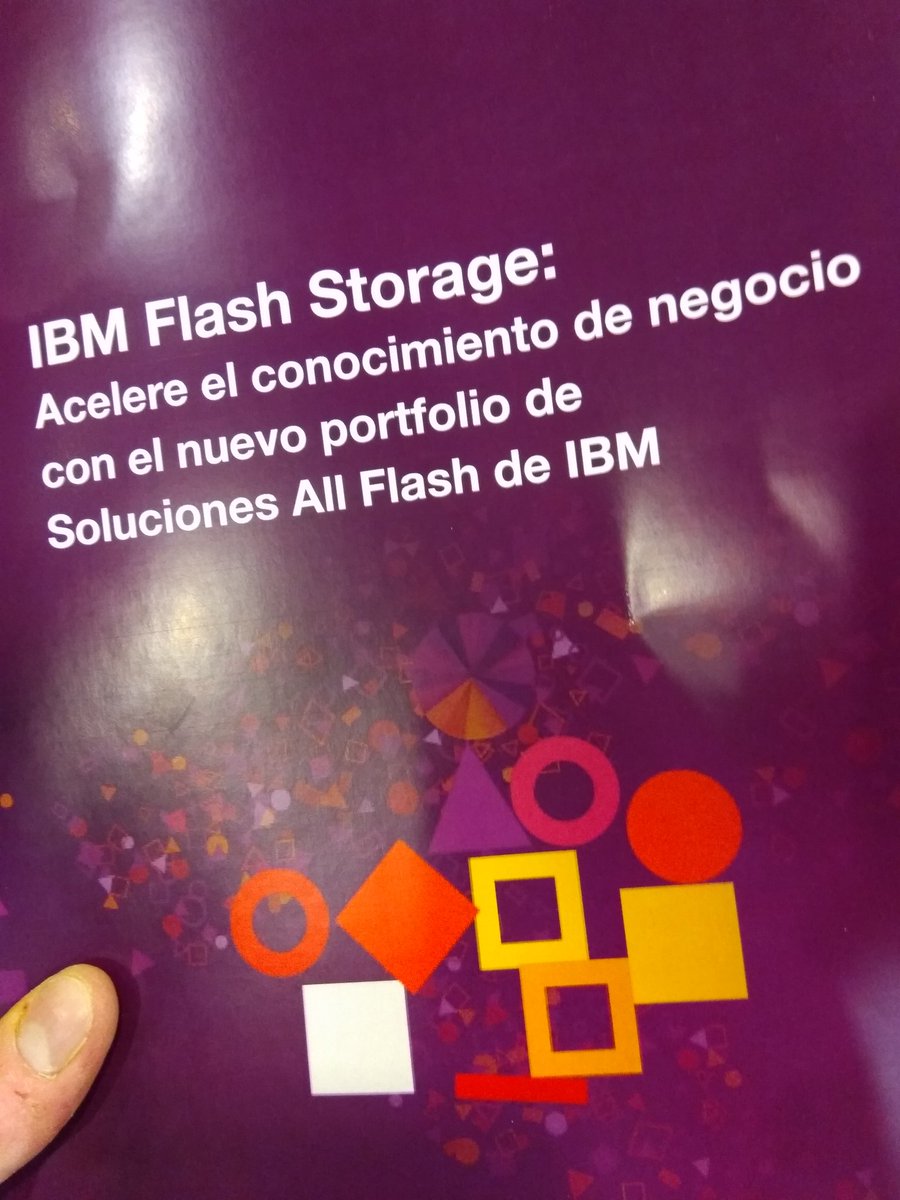 Jesus_G_Bonilla's tweet photo. En el #IBMFlashStorage https://t.co/RDsQ5JEUdS