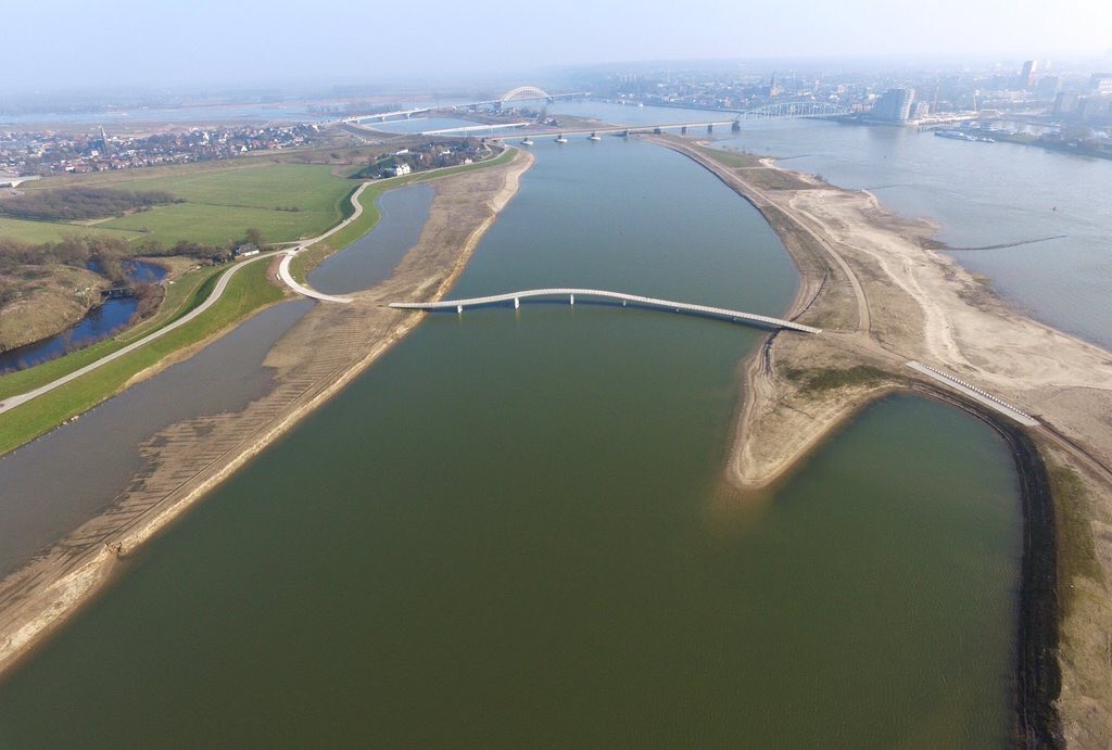 SumCapNL's tweet photo. #SumCapTip 141 - take a walk
around the "Spiegelwaal"
https://t.co/lKTjFTQXw4 https://t.co/8U6gkjtXzF