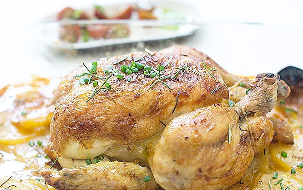 ManuCatMan's tweet photo. Primera receta del reto #mimenuPyrex que comparto con @conchabernad POLLO ASADO!!!! Enlace… https://t.co/fj18moub2K https://t.co/bEN21eaMAp