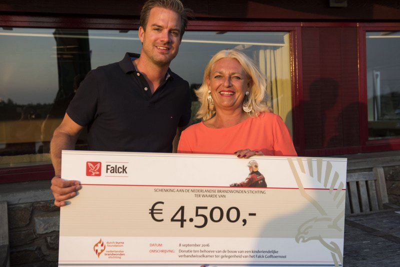 Falck doneert voor de realisatie van twee kindvriendelijke verbandwisselkamers in #MaasstadZknhuis #BrandwondenNL