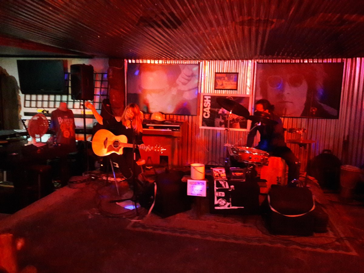 hwatersmusic's tweet photo. Gr8 turnout &Rocking night at #SinkShack &peaceful day exploring #nanhuatemple #bronkhorstspruit #gauteng #vwkombi https://t.co/vABDBx1iwI