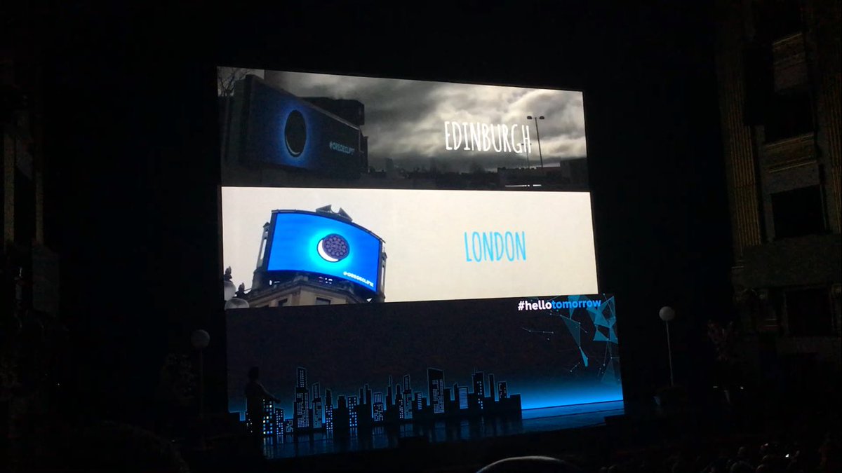 LTCpitu7's tweet photo. Adoro esta campaña de @clearchannelES para Oreo. Así es la revolución digital #hellotomorrow https://t.co/f8lI2geXdD