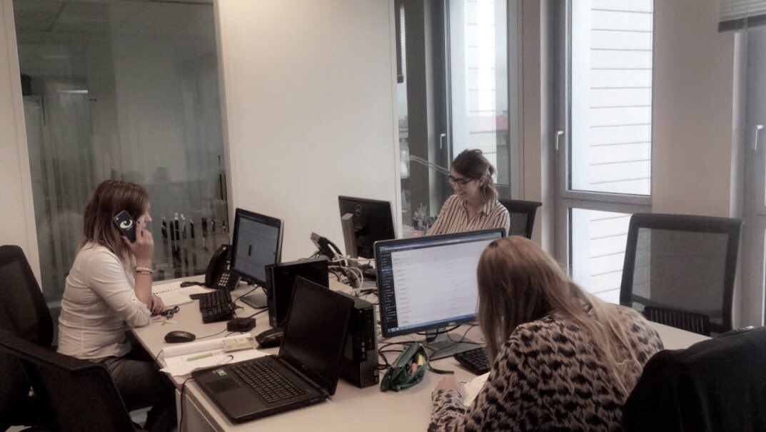 Granier_Sophie's tweet photo. Ambiance studieuse pour l'équipe #talentlab #endemol #formationwordpress @BMServices_48 https://t.co/Ha7QBsL51w