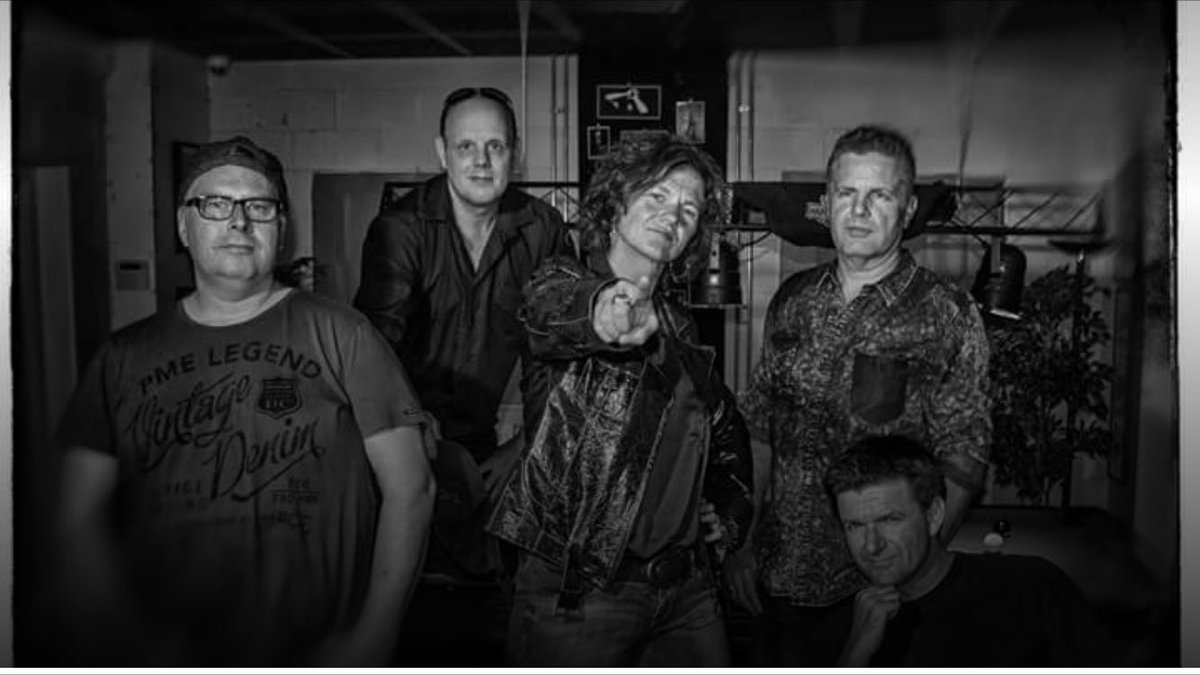 VANAVOND!!! Live muziek <a href="/DeGezelligheid/">Café de Gezelligheid</a> #caferock #hesz