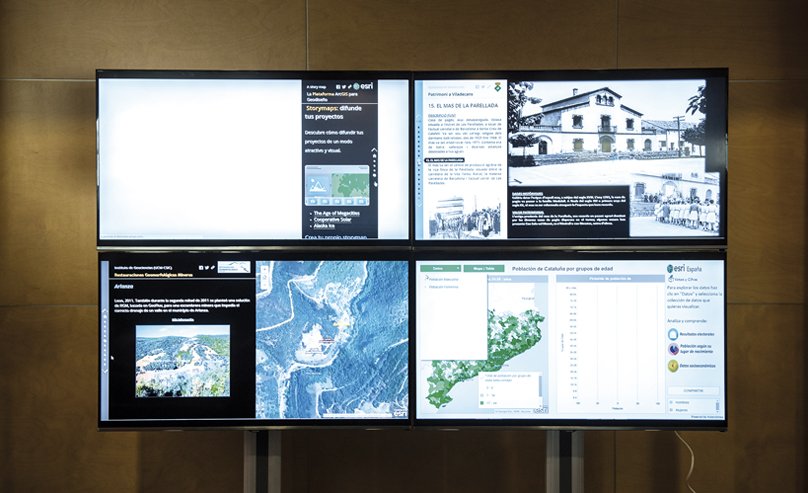 SmartCityJour_'s tweet photo. Digitalizando la ciudad con #Tecnología geográfica.
Nos lo cuenta @ChrisCappelli de @Esri: https://t.co/1elGlfx12c https://t.co/8Zritzr926