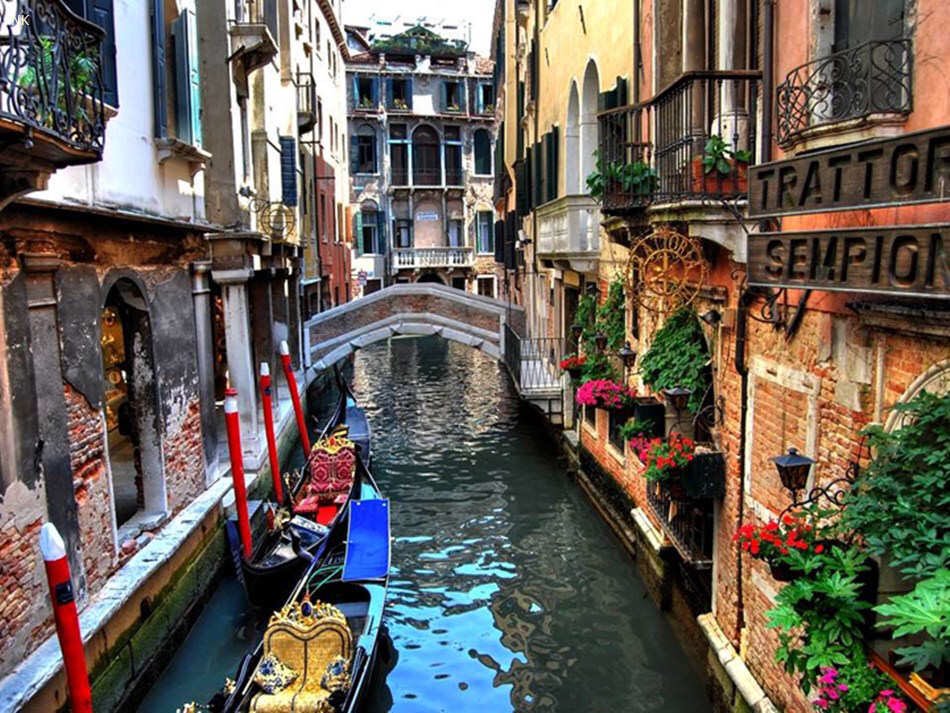WoooTrip's tweet photo. #MagicPlacesToVisit #Venice, Italy. #travel #traveling #traveler #travelblog #travelblogger #traveltheworld #loveit https://t.co/dlHVbs5Aza