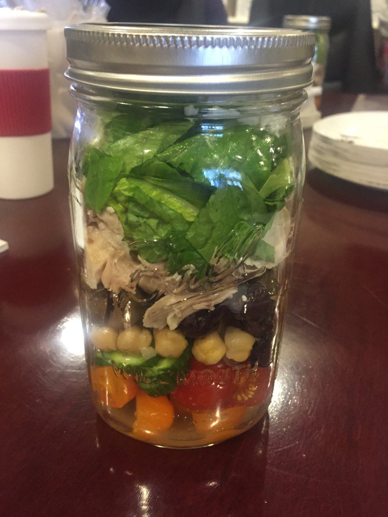 FlexSpace9900's tweet photo. #masonjarsalad 
The prettiest, healthy &amp; convenient lunch for the busy and on the go worker! https://t.co/gNaIBOVDb3