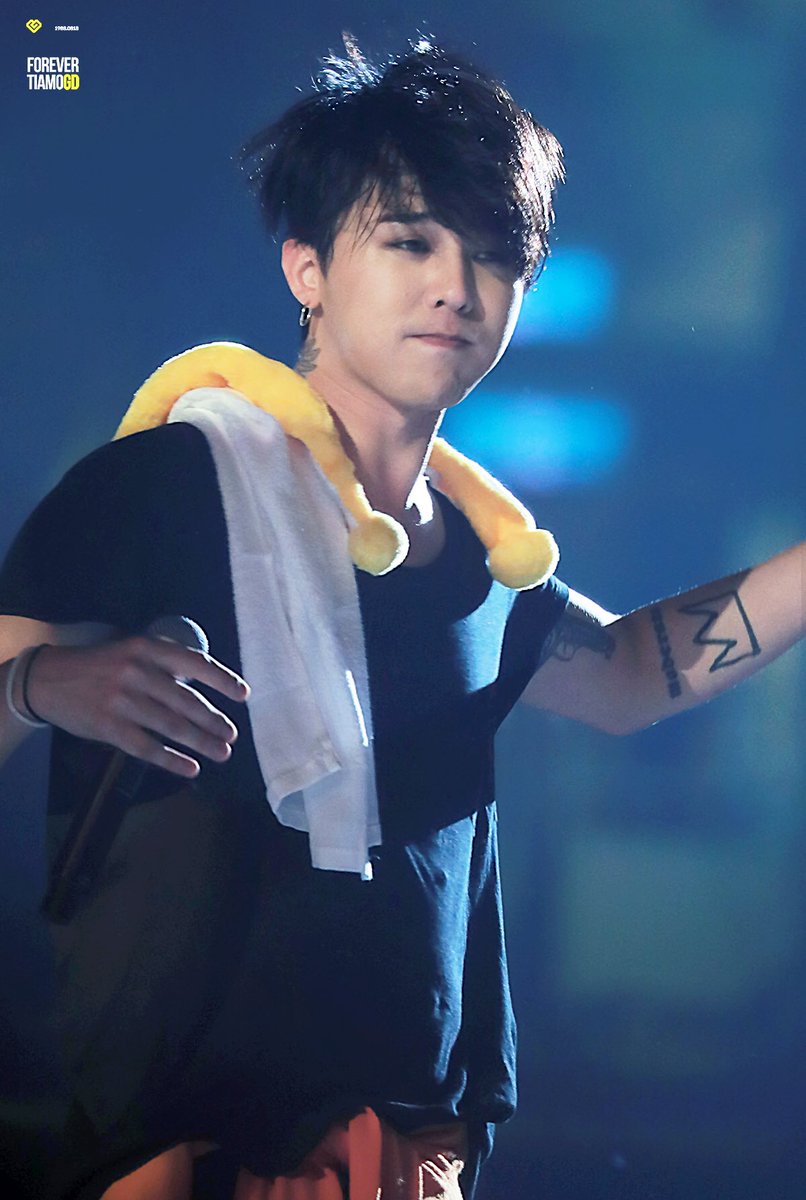 GD_words's tweet photo. 사람은 당신의 윤곽이고
사랑은 당신의 형식이며
삶은 당신에게 난 길이니
시는 마침내 당신이 된다

- 권혁웅, 당신을 읽는 시간 https://t.co/1oPaDS3W08