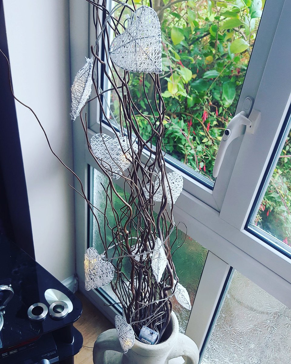 RaeRae2105's tweet photo. Oh I do love these lights! #LittleTouches #Homey #MakingAHome #HomeDecor https://t.co/0PrwRDPpJw