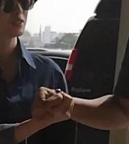 aegizone's tweet photo. "Handshake with Jiyeon.." https://t.co/NzudpShwhY