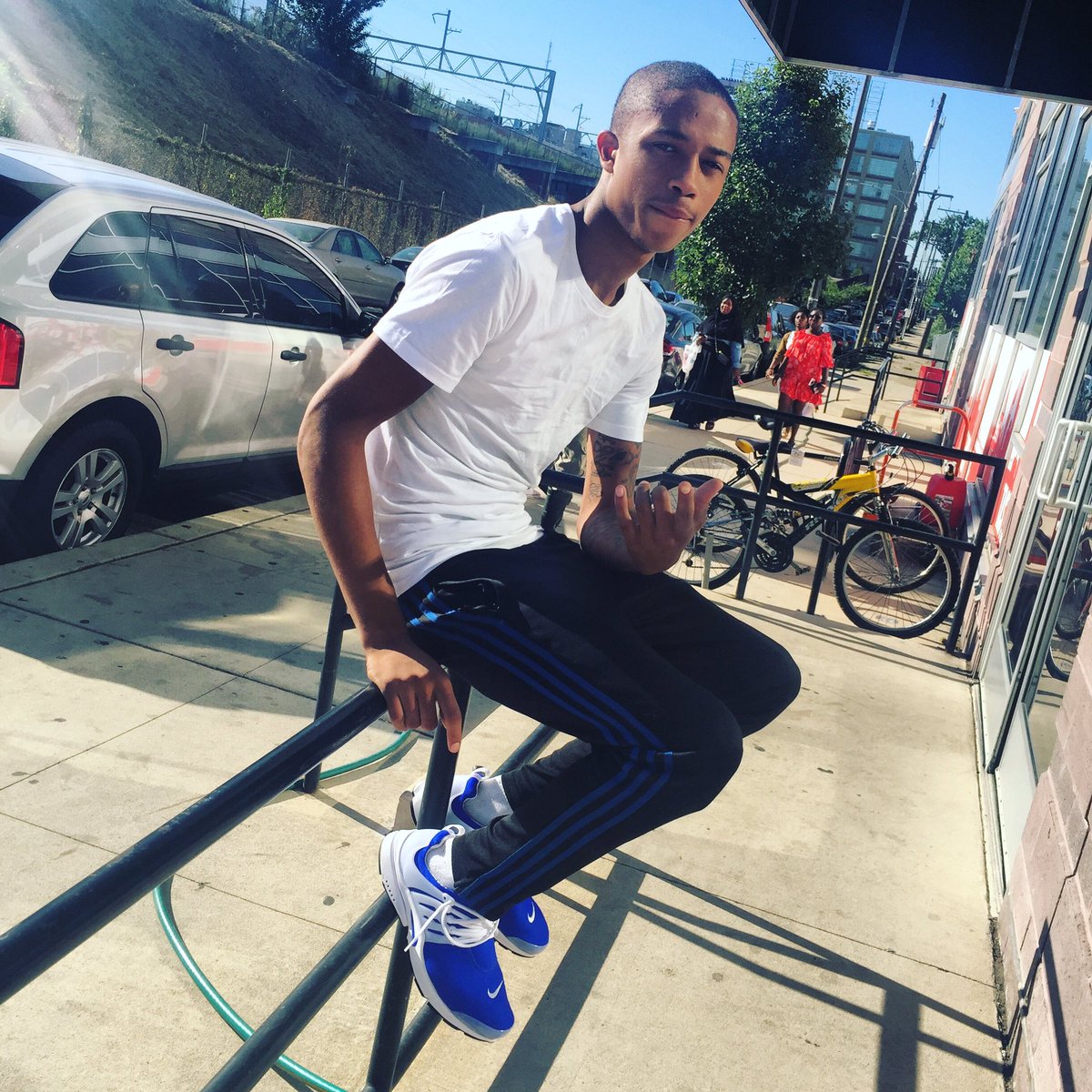 YNG_CHEESE's tweet photo. Im gone get money regardless.. hustlin in my blood! ๐ #freedezzi #ripleemo #yng https://t.co/KQrXqIS9YG