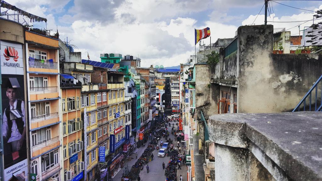 thujeyngetup's tweet image. Beautiful Busy Newroad!!
#beautifulcity #ktm #photography #galaxys6