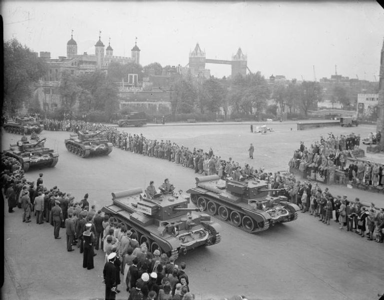 LDN's tweet photo. London 70 years ago https://t.co/VRQbnF7Zn0 https://t.co/SPPeDMQRiE