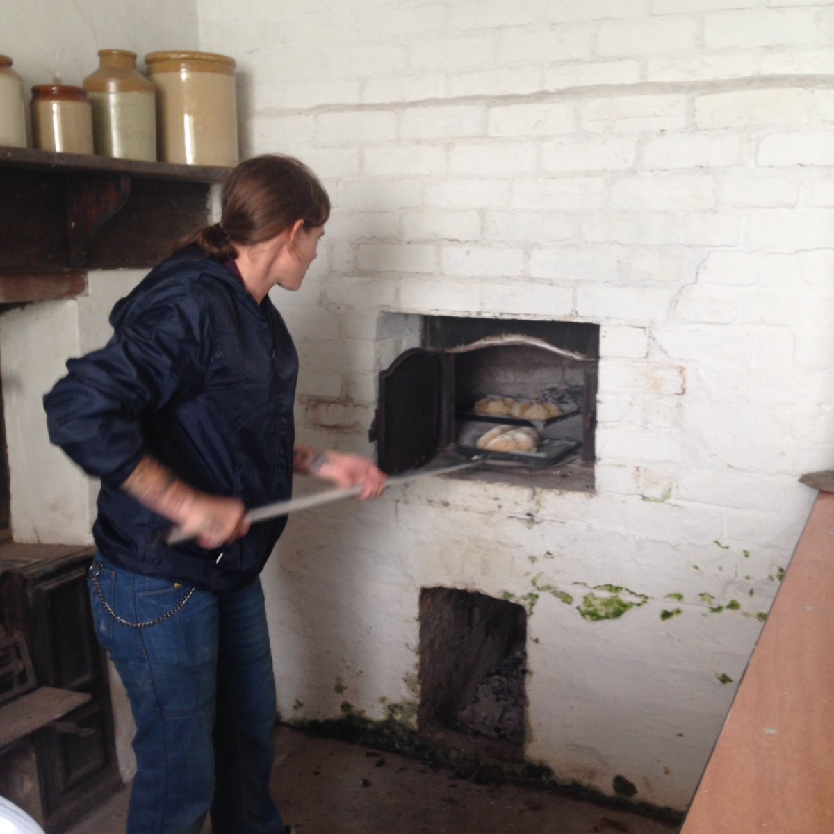 Breadworkshops's tweet photo. Bread making day @Sacrewell @sacrewellmill so much fun!#bread #woodfiredoven#watermill https://t.co/dv4jbQYEmI