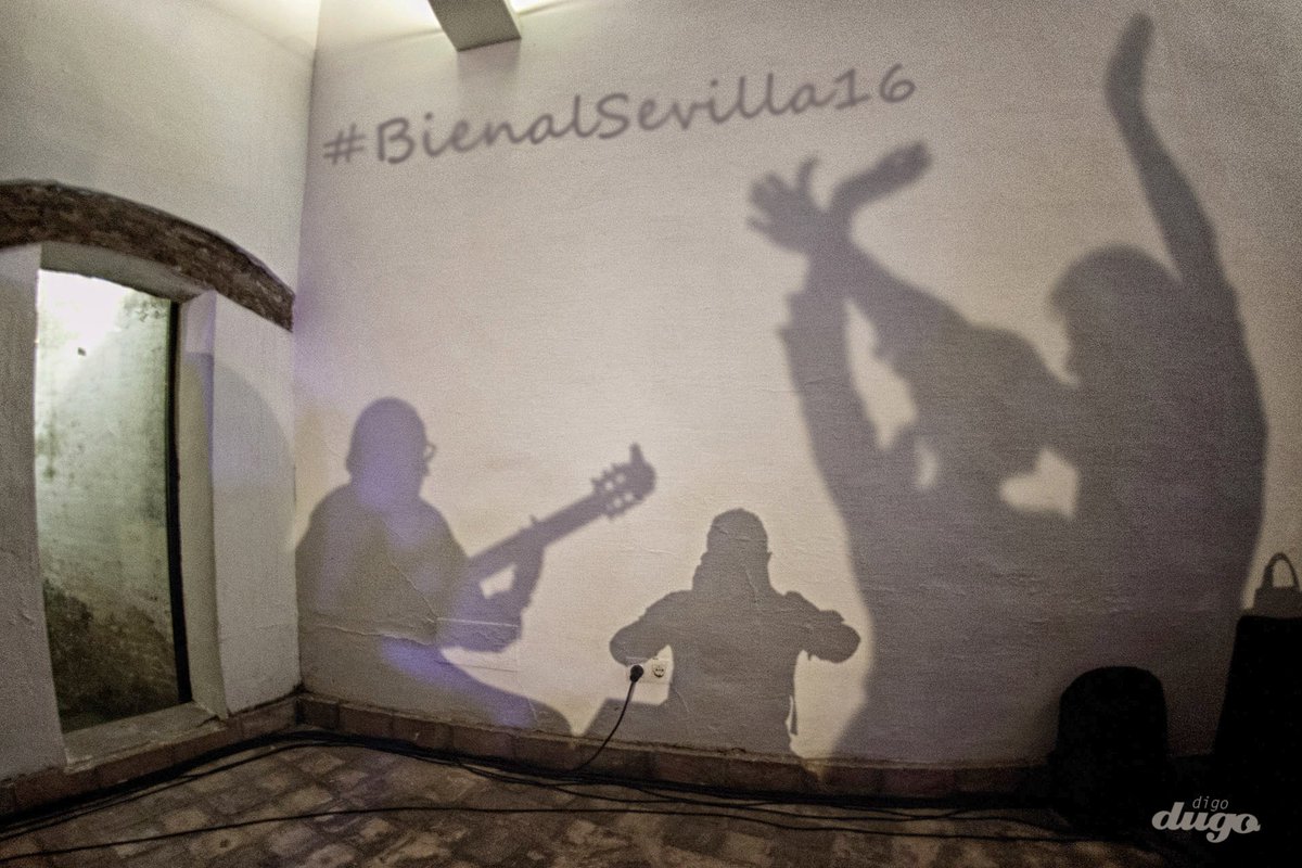digo_dugo's tweet photo. #BienalSevilla16 #Sevilla #Andalucia #flamenco #Flamencoyfoto #moda #felizviernes #photo #Felizfinde #bienvenidos https://t.co/x9xBH2gqFM