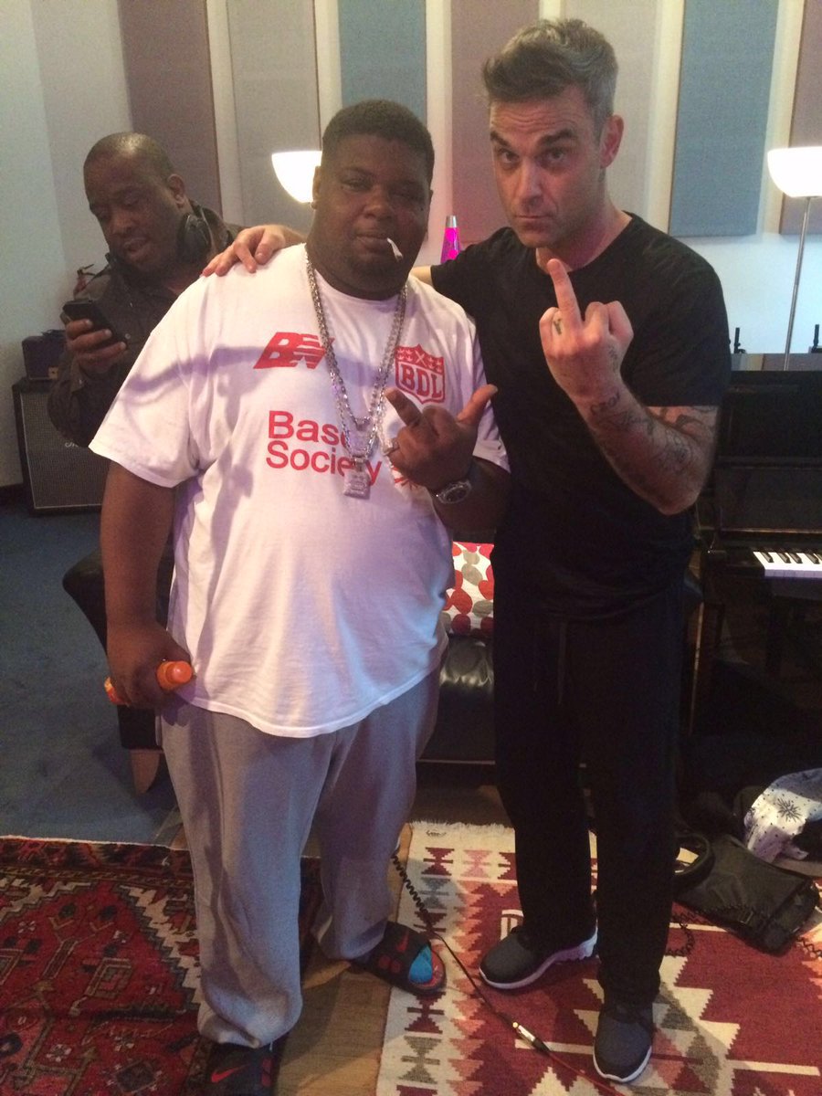 .<a href="/robbiewilliams/">Robbie Williams</a> wats ur #Bdlskank saying smarturl.it/BDL-Skank