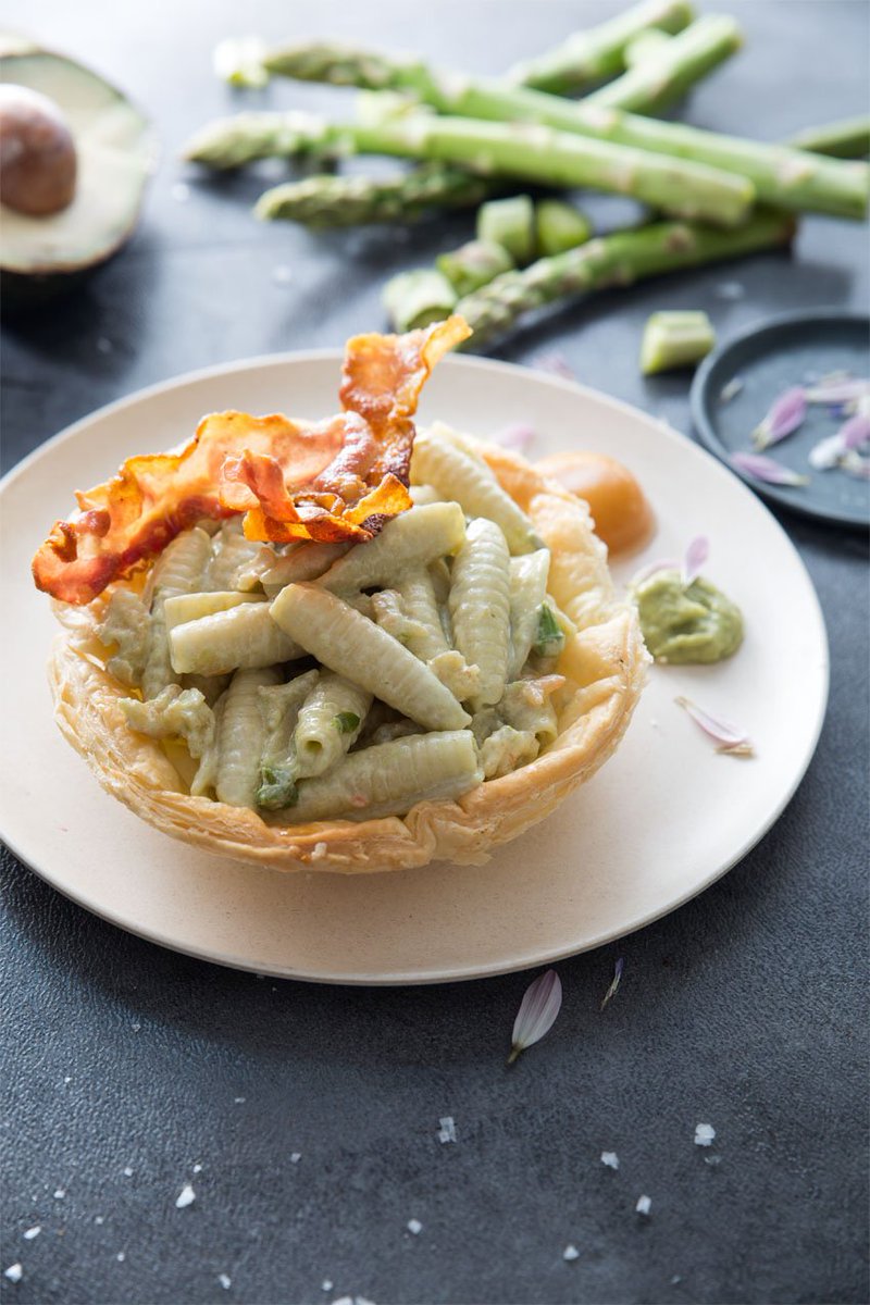 Il "cestino'' di #pasta Castellane con granghi e asparagi dello chef Simone Villa bit.ly/2cBSSrD