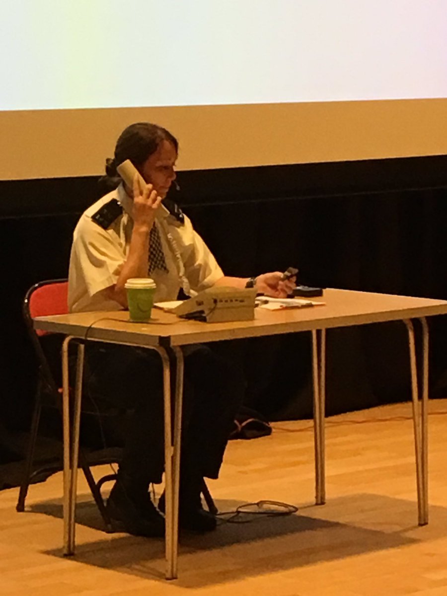MPSRichmond's tweet photo. #scamevent on now @MPSRichmond @metpoliceuk https://t.co/i7RXy25Bsf