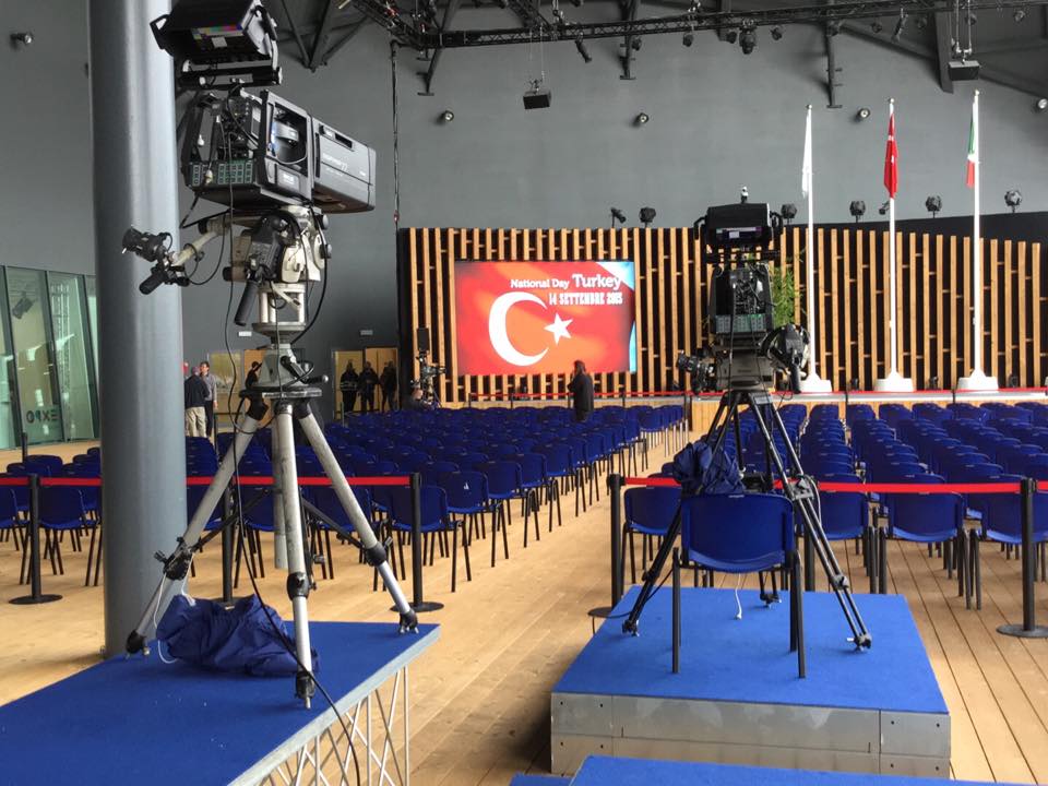Visual_ID_Crema's tweet photo. A un anno dal #National #Day #Turkey in #Expo, il ricordo degli interventi di fronte a #Squinzi e  #Nihat #Zeybekci https://t.co/u1LGIIXL4h