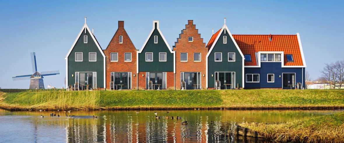 Marken, Volendam y Hoorn, tres pueblos nacidos de las aguas ow.ly/C3Pr3049OGJ <a href="/SpecialToursCOM/">Special Tours</a>