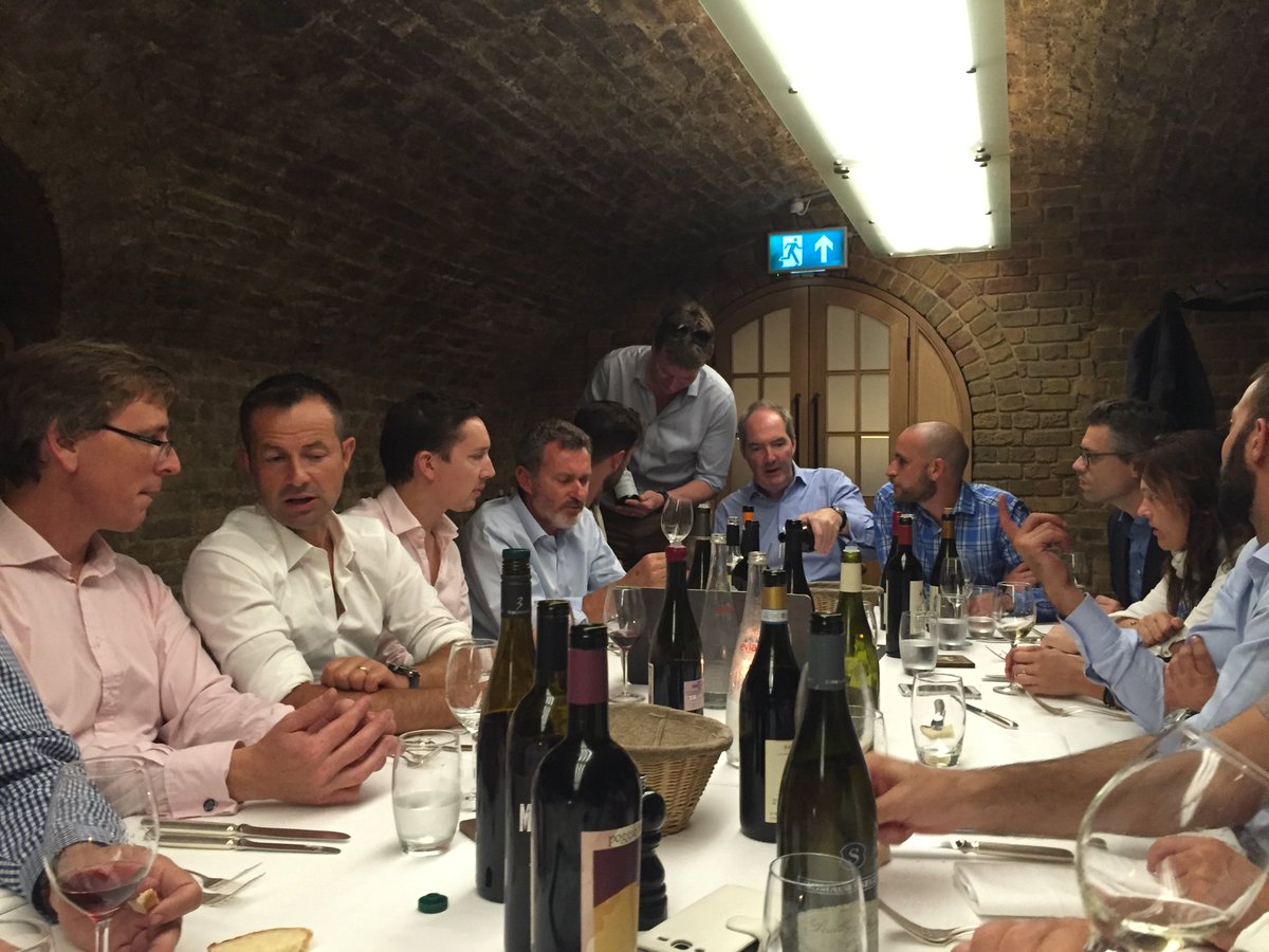LeaandSandeman's tweet photo. Fantastic dinner with some of our top producers @TheDonLondon after a great tasting day, thanks all! #landstasting16 https://t.co/RQ0BdQv5Tv