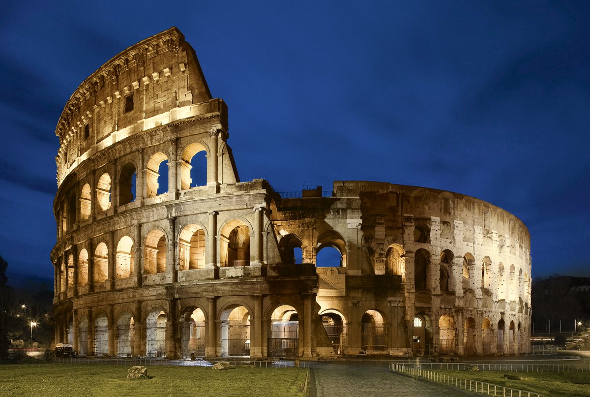 El Coliseo de #Roma, gladiadores y luchas de fieras ow.ly/EMto304aB6Q vía <a href="/NatGeo/">National Geographic</a>