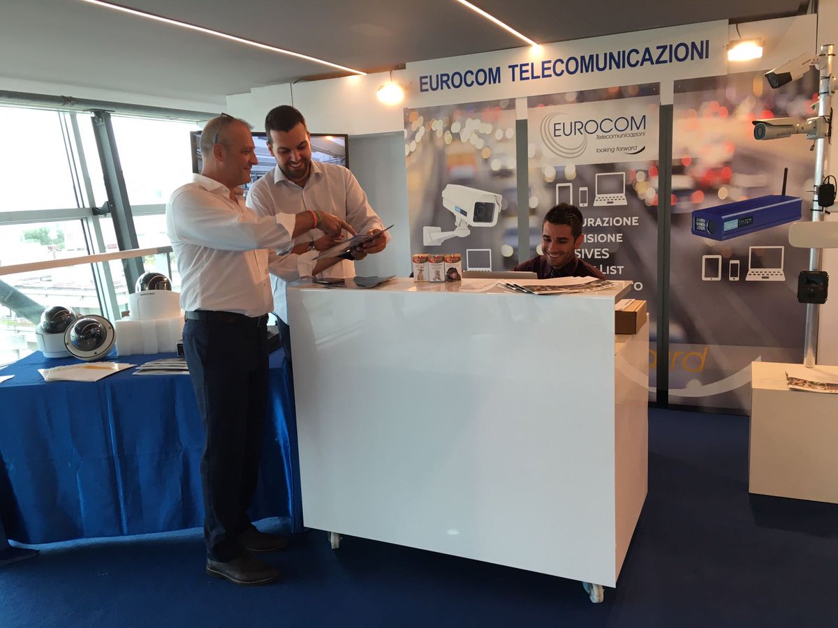GiornatePoL's tweet photo. Camminando tra gli stand al Palazzo dei Congressi di Riccione. #ConvegnoRiccione 2016 https://t.co/nSlX2rwNIq