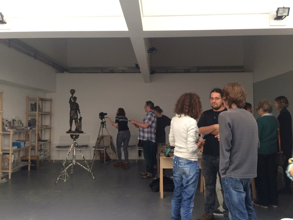 ESWsculpture's tweet photo. #Photogrammetry workshop with @V_Maxwell in full swing ! #eswlearning #kennyhunter https://t.co/QhUUG1EGjj