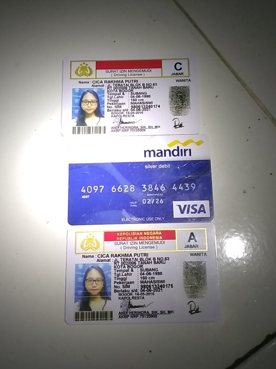 @cicaaaputri ngerasa ilang dompet yg isi nya SIM sama ATM ?

DM saya ya